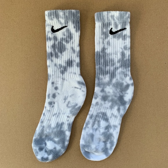Custom Large Grey Nike Tie Dye Set Shirt Socks - Picture 4 of 16